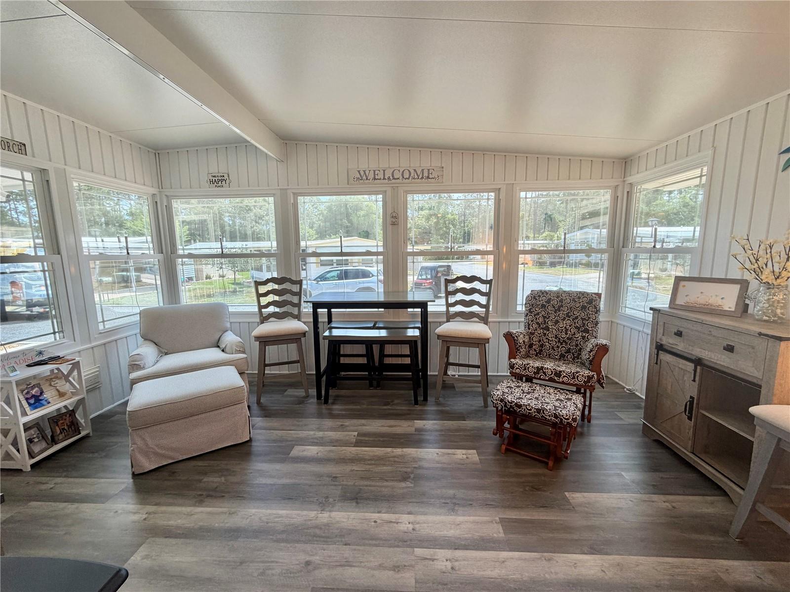 Image 4 of 60 For 121 Tamarisk Way