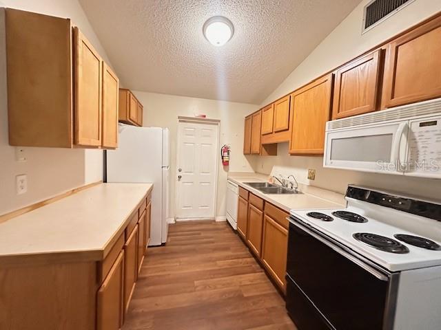 Image 3 of 11 For 542 Caroline Street