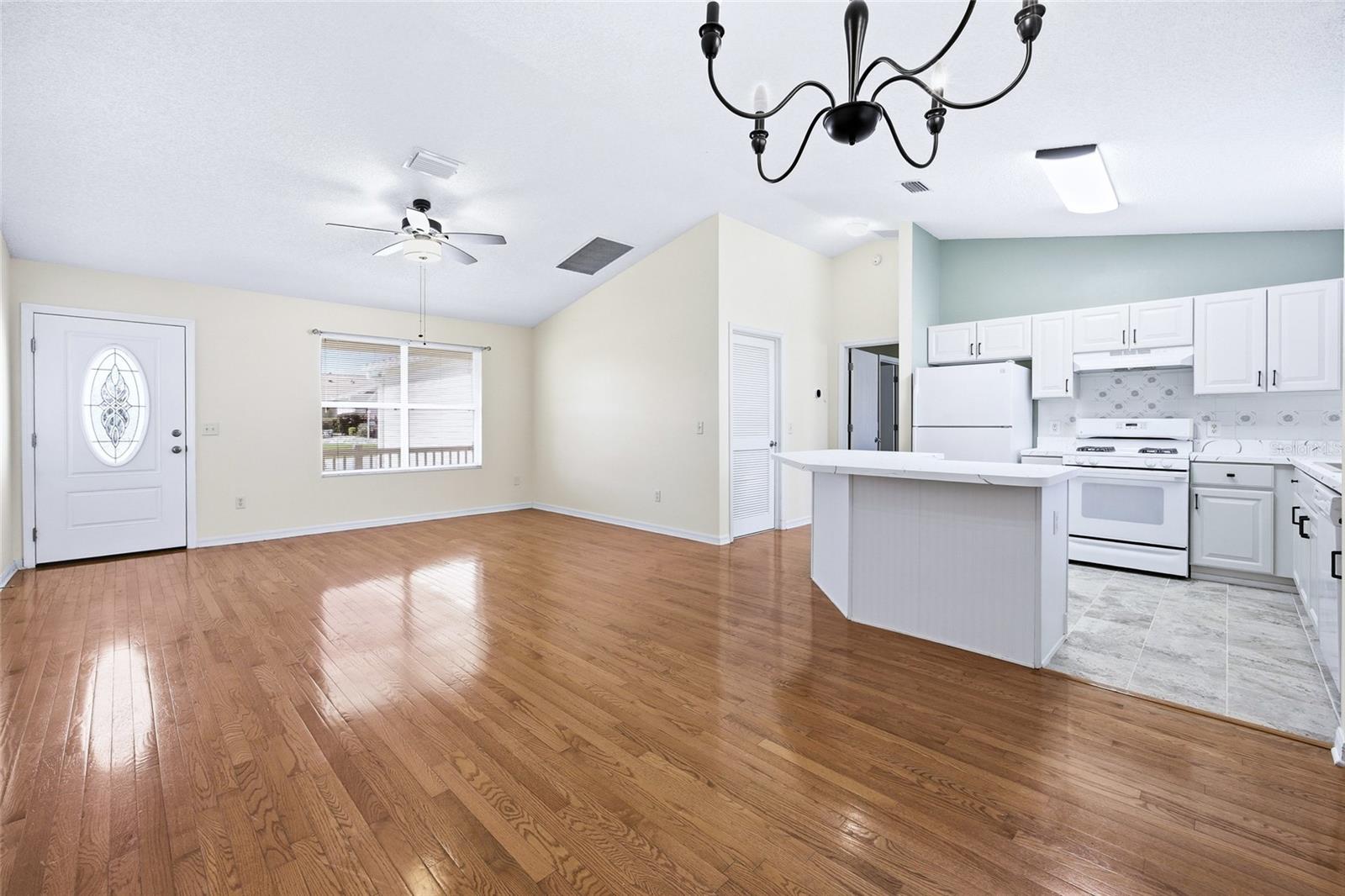 Image 10 of 46 For 17705 93rd Hawthorne Avenue