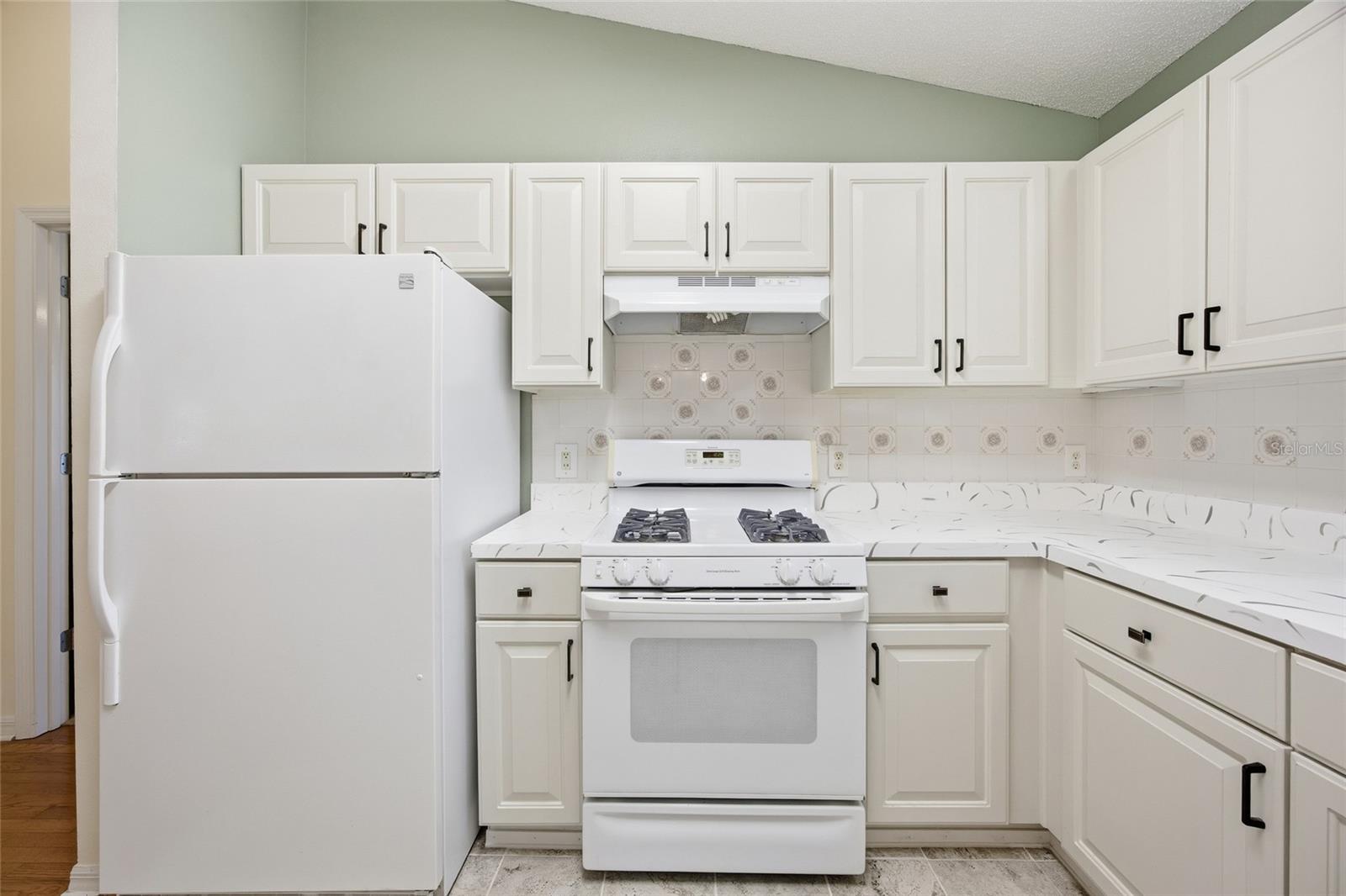Image 15 of 46 For 17705 93rd Hawthorne Avenue