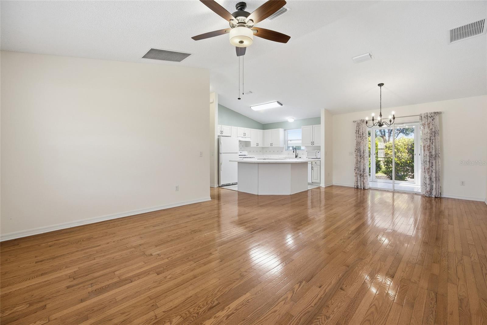 Image 6 of 46 For 17705 93rd Hawthorne Avenue