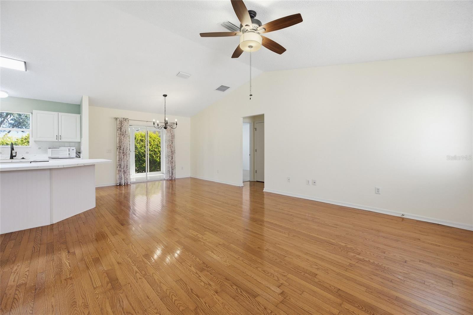Image 7 of 46 For 17705 93rd Hawthorne Avenue