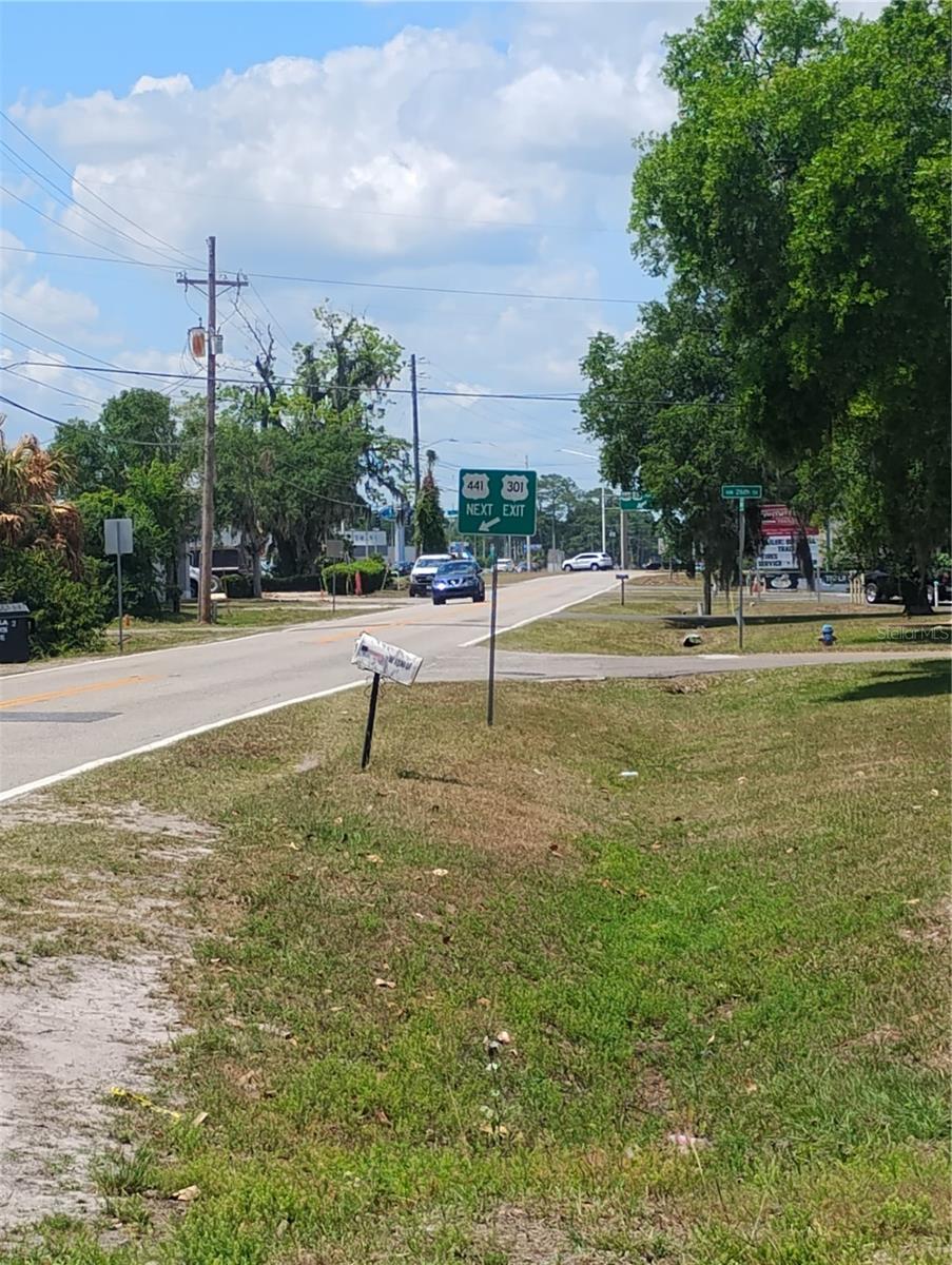 Image 3 of 3 For 2507 Magnolia Avenue