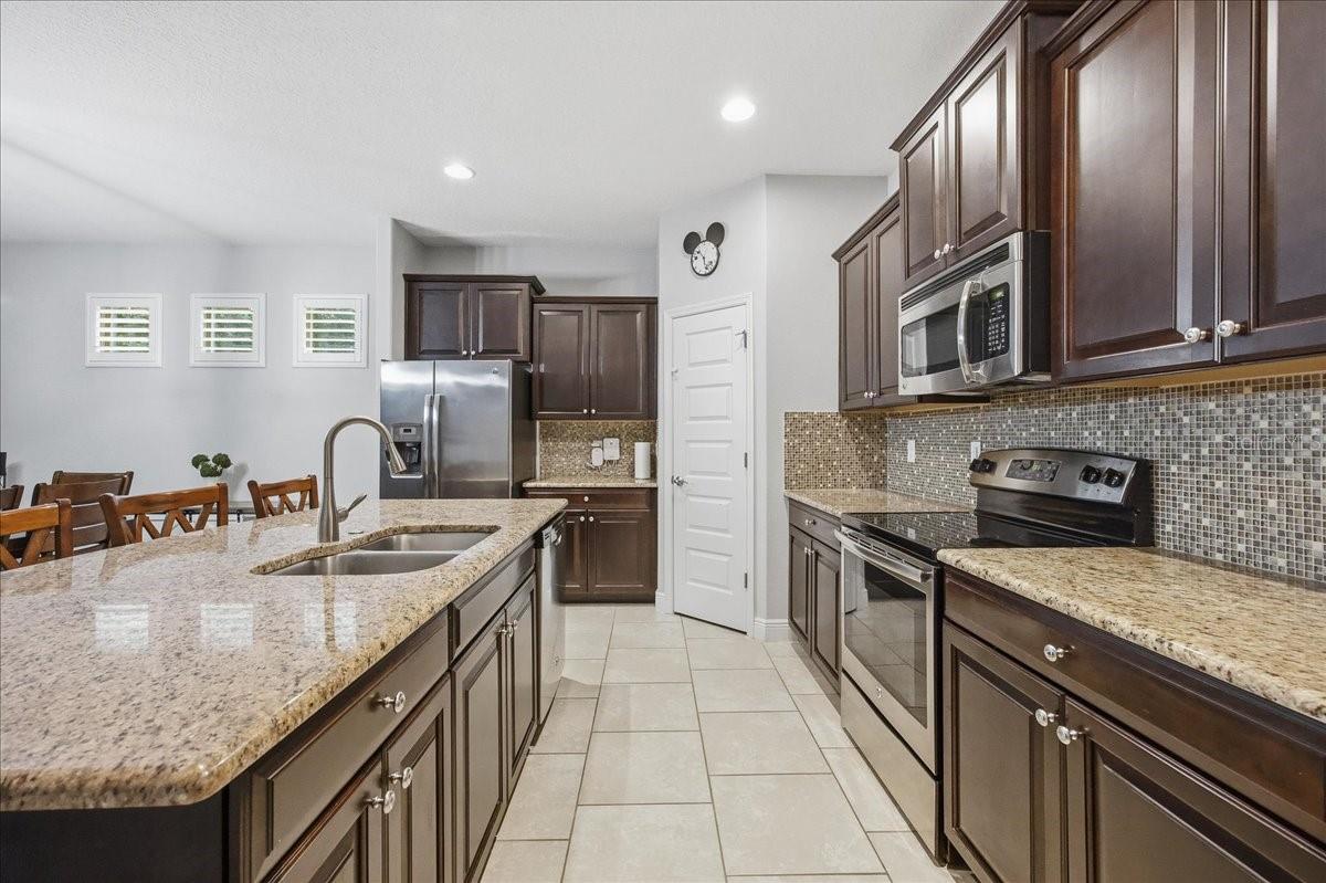 Image 14 of 53 For 8721 Bayview Crossing Drive