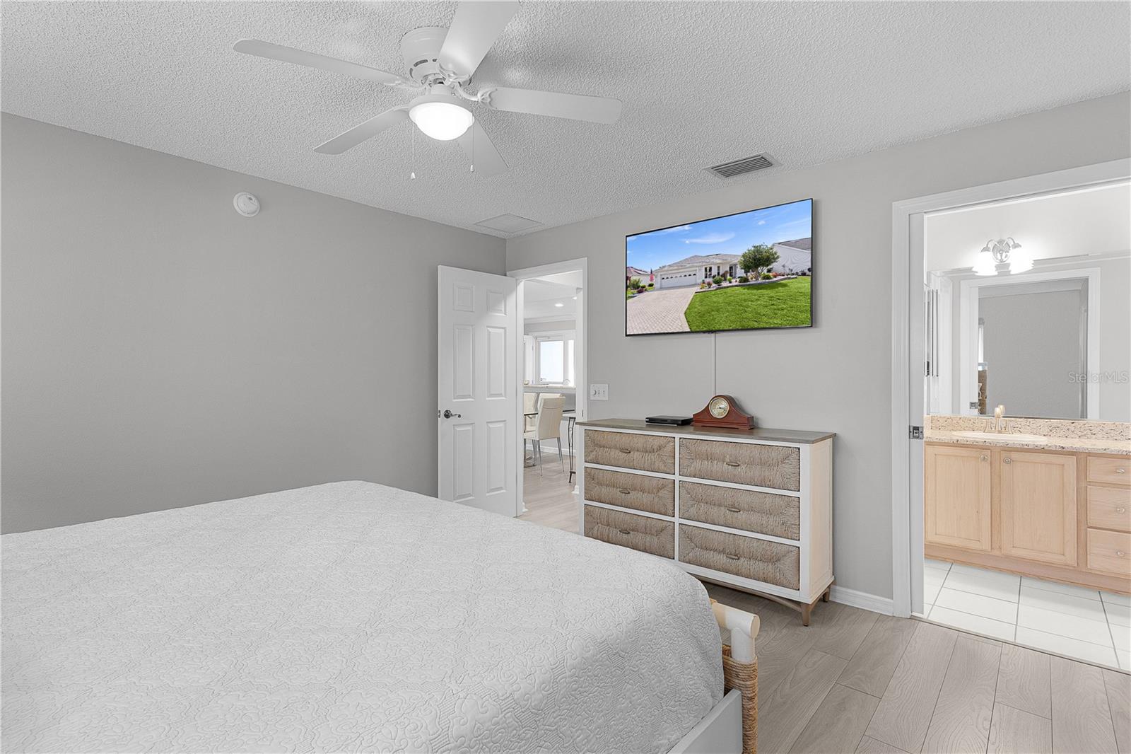 Image 18 of 63 For 16689 78th Live Oak Avenue