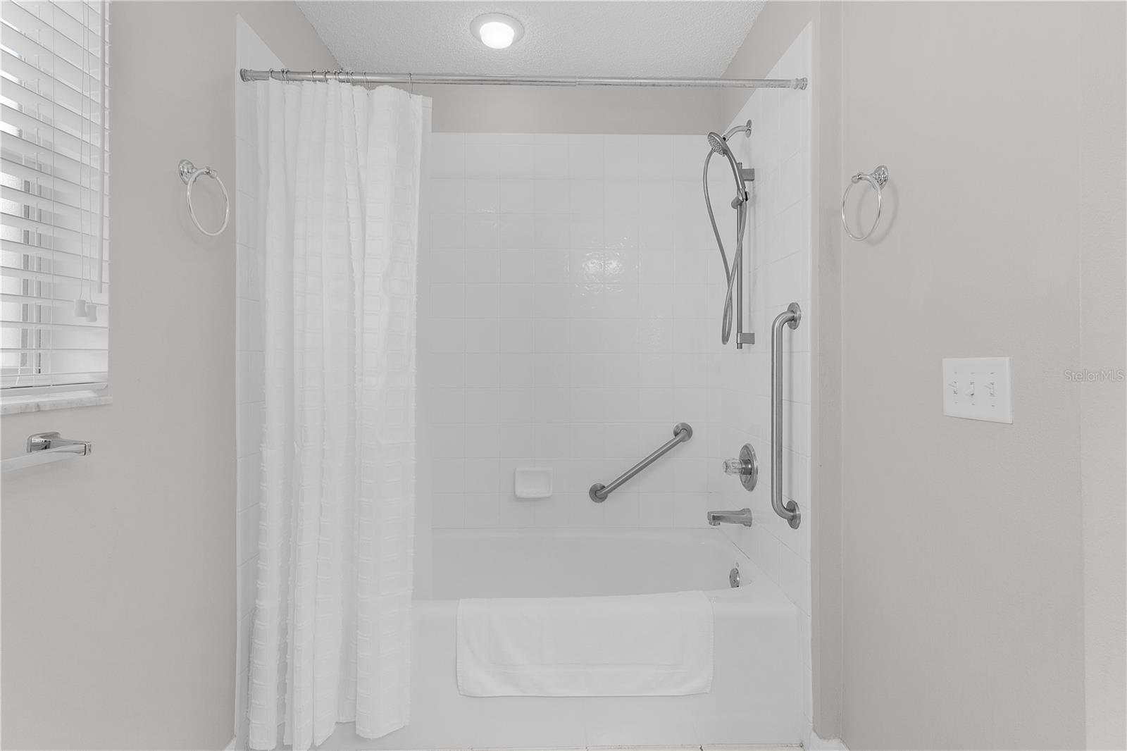 Image 27 of 63 For 16689 78th Live Oak Avenue