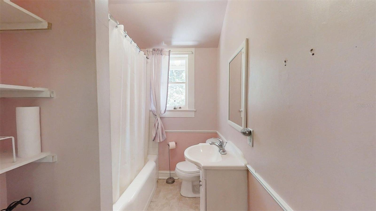 Image 13 of 82 For 805 Fort King Street