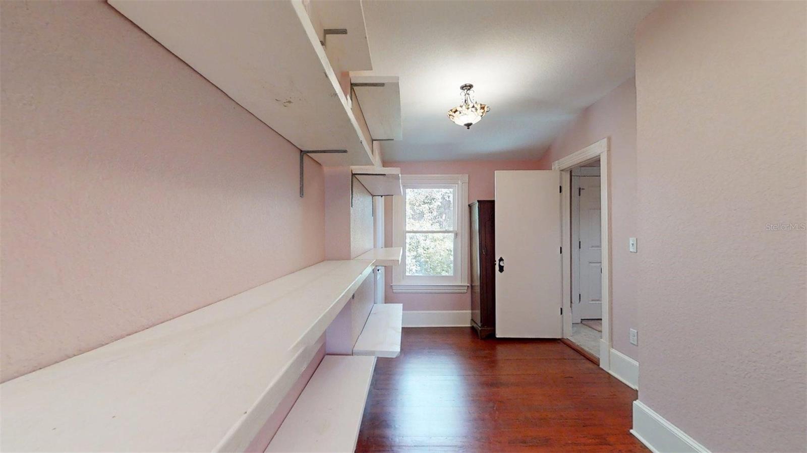 Image 14 of 82 For 805 Fort King Street