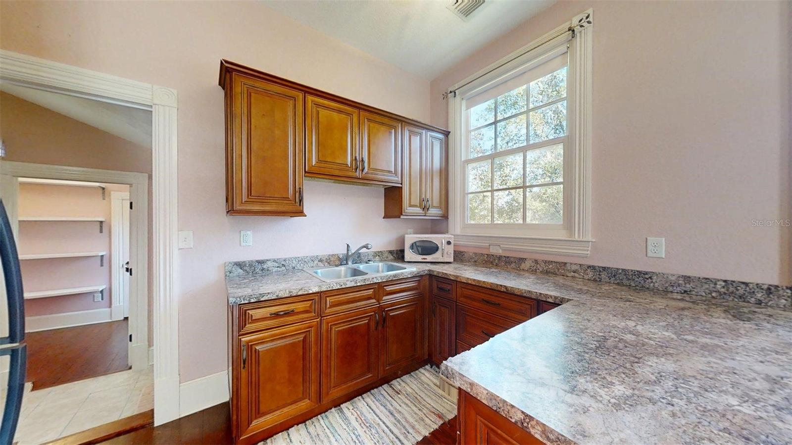 Image 19 of 82 For 805 Fort King Street
