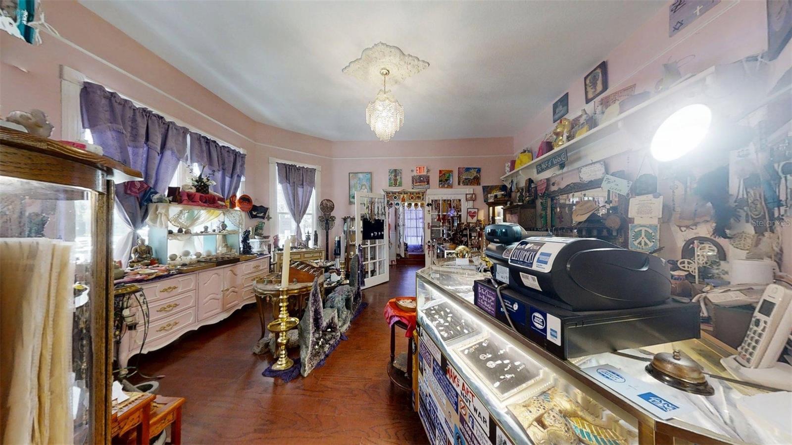 Image 39 of 82 For 805 Fort King Street