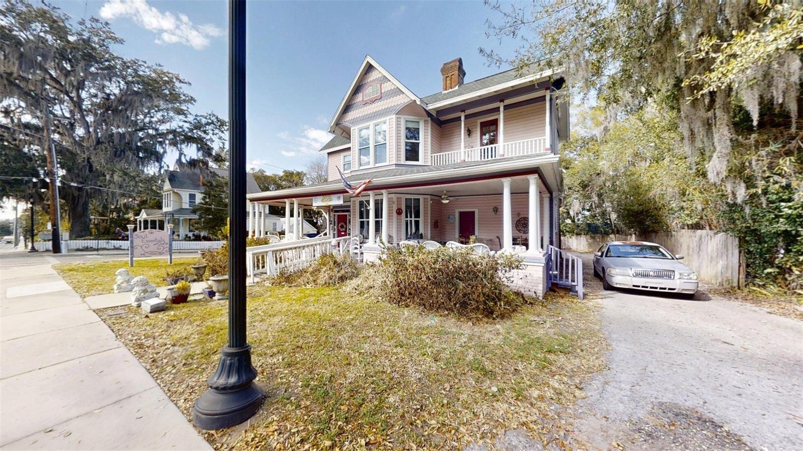 Image 75 of 82 For 805 Fort King Street
