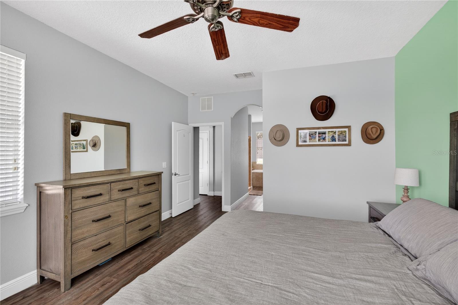 Image 21 of 57 For 23626 Valderama Lane