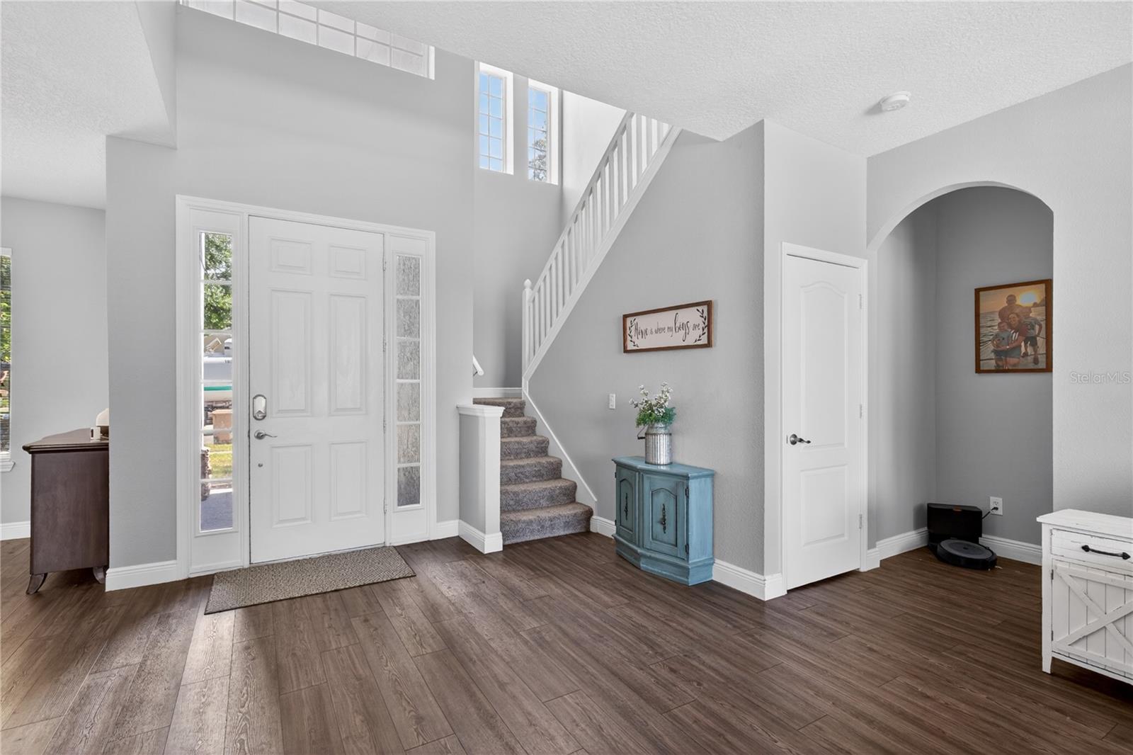 Image 7 of 57 For 23626 Valderama Lane