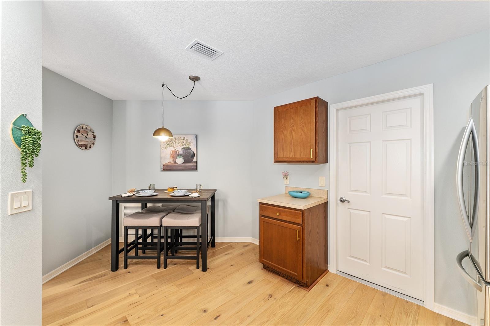 Image 11 of 39 For 2085 Ironton Place