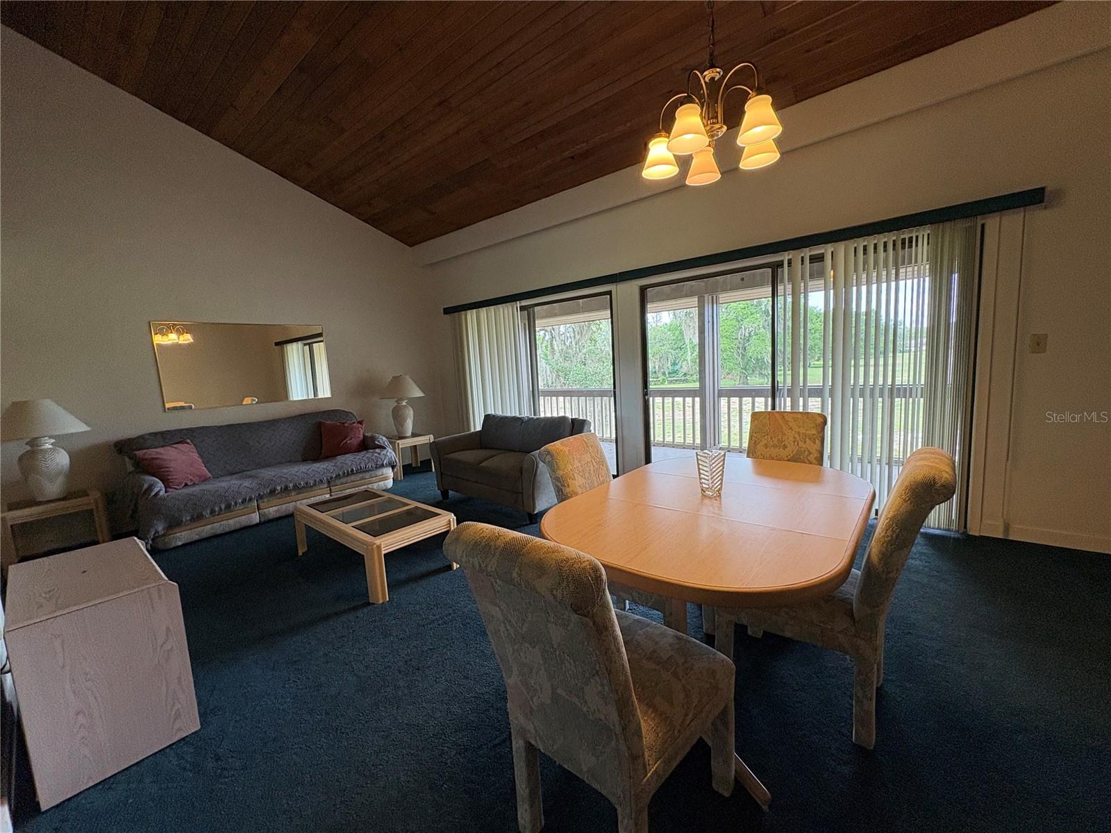 Image 4 of 10 For 167 Palm View Court 3487
