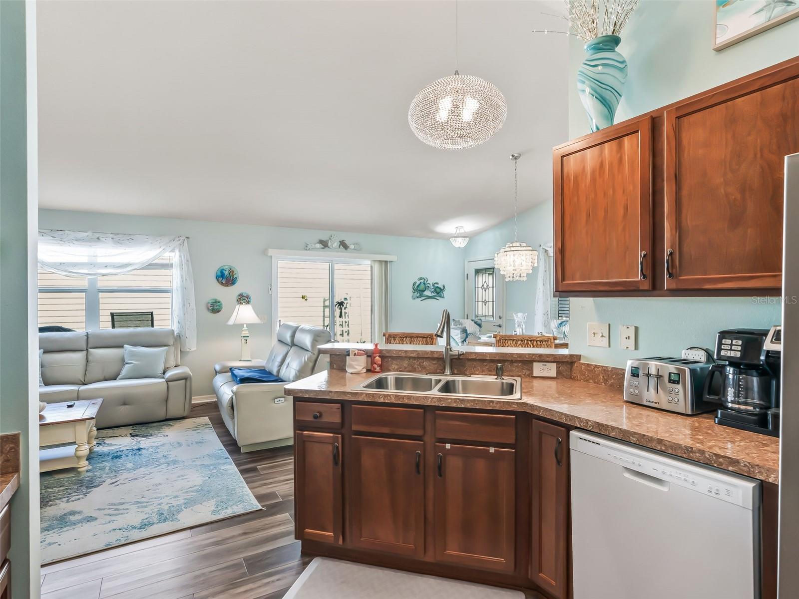 Image 21 of 38 For 3742 Viscaya Court