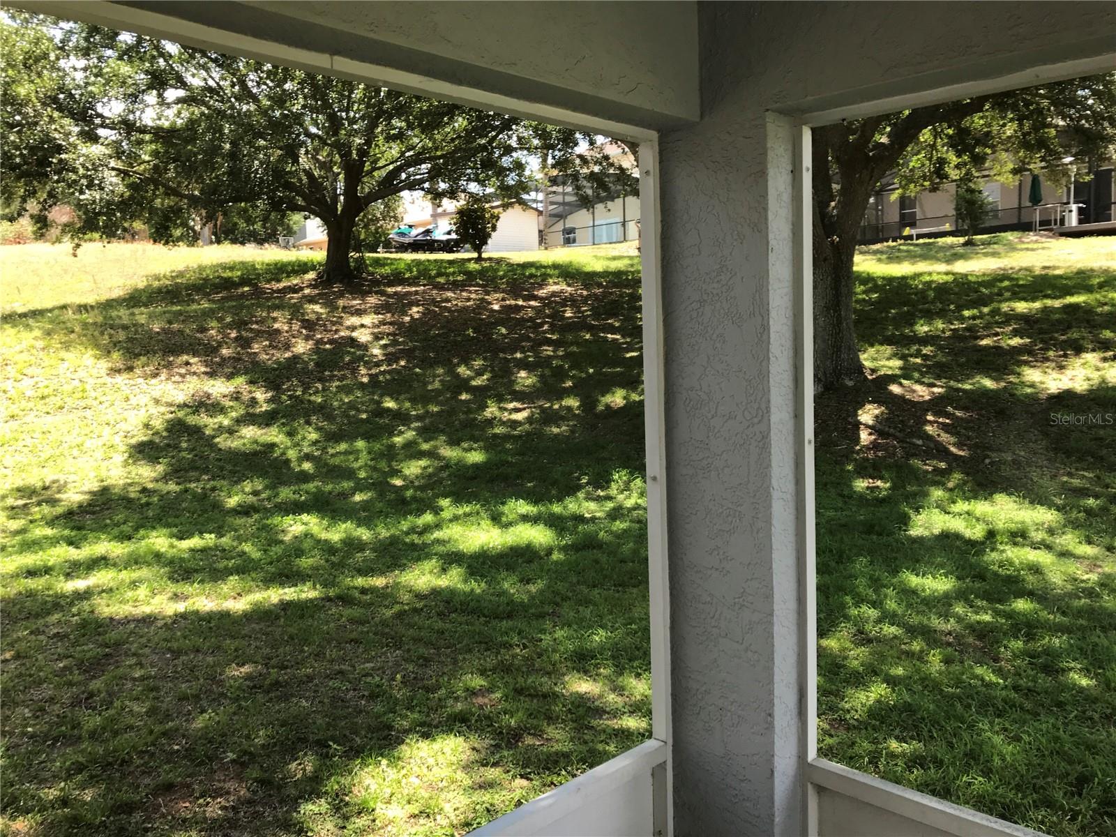 Image 20 of 30 For 989 Scenic View Circle
