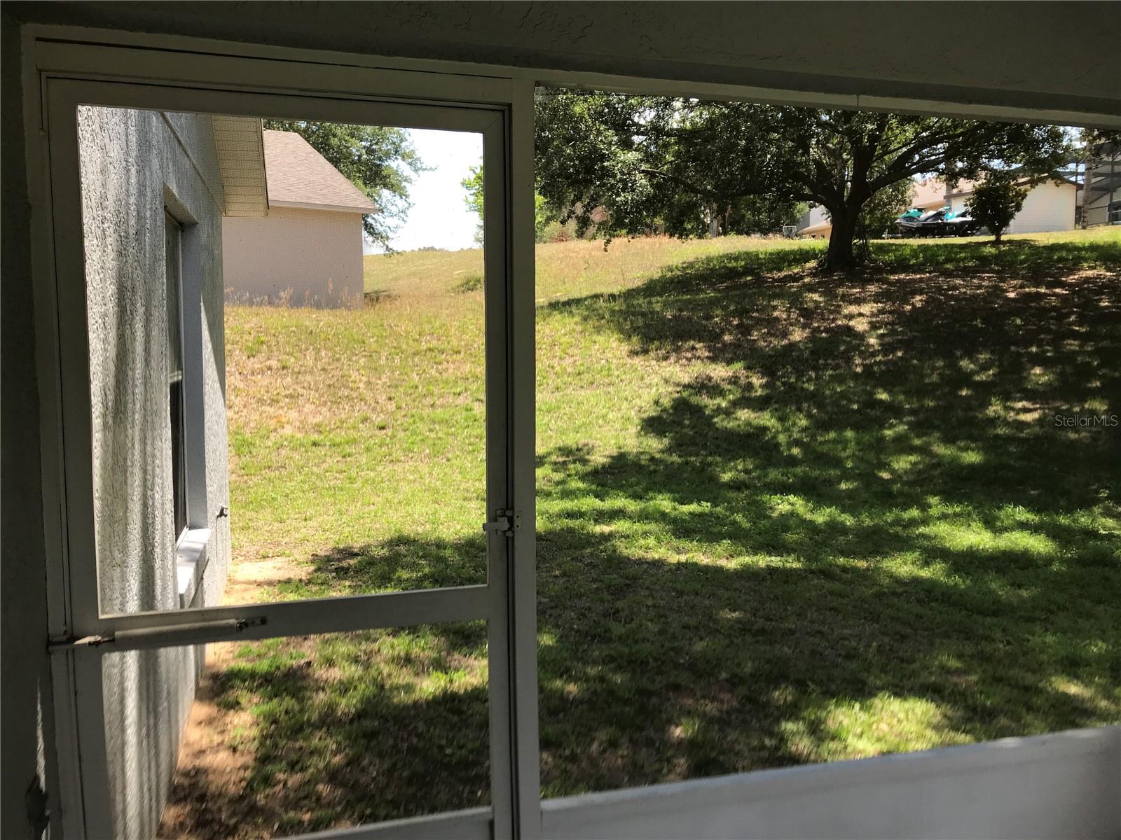 Image 21 of 30 For 989 Scenic View Circle