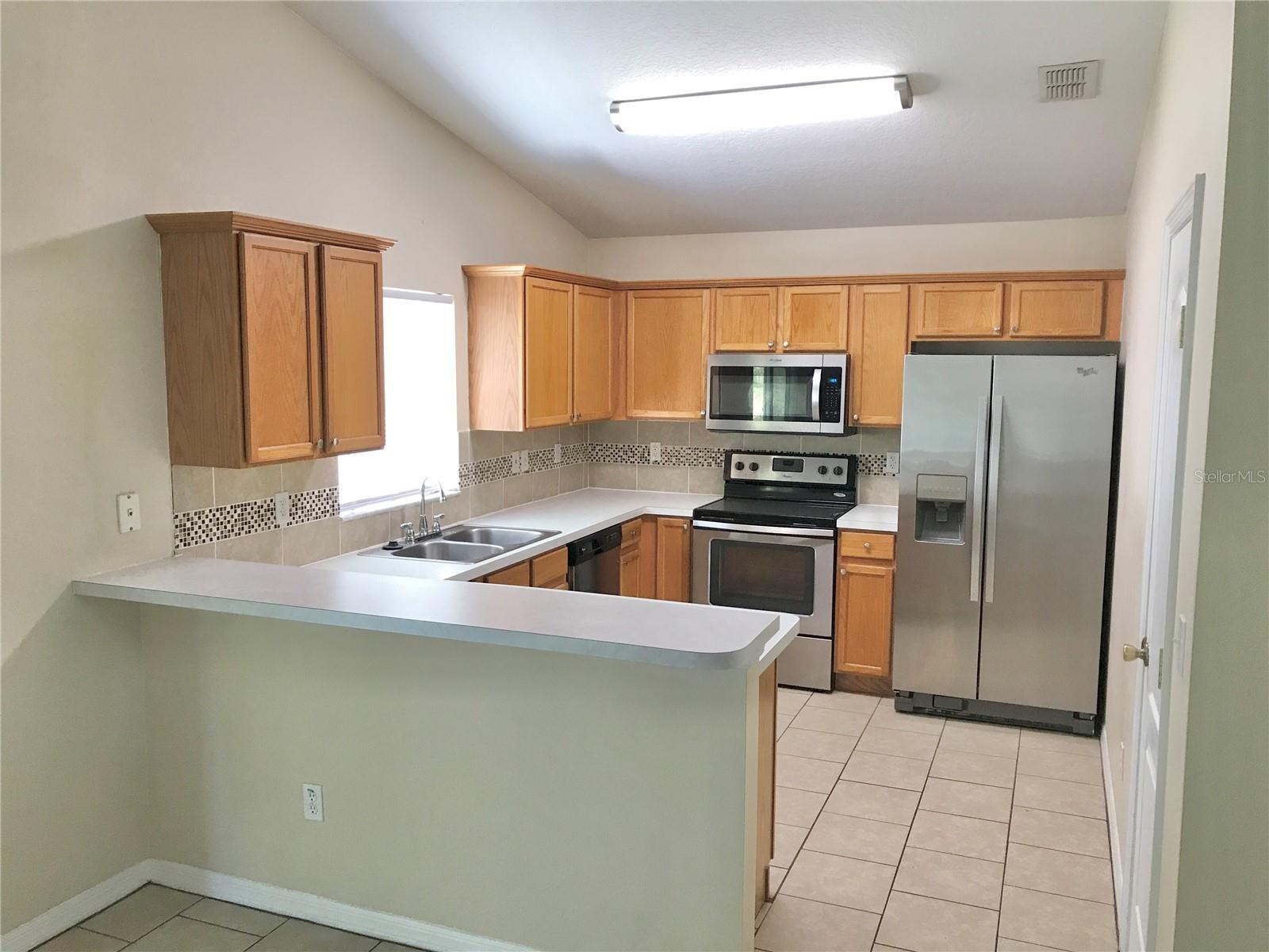 Image 4 of 30 For 989 Scenic View Circle