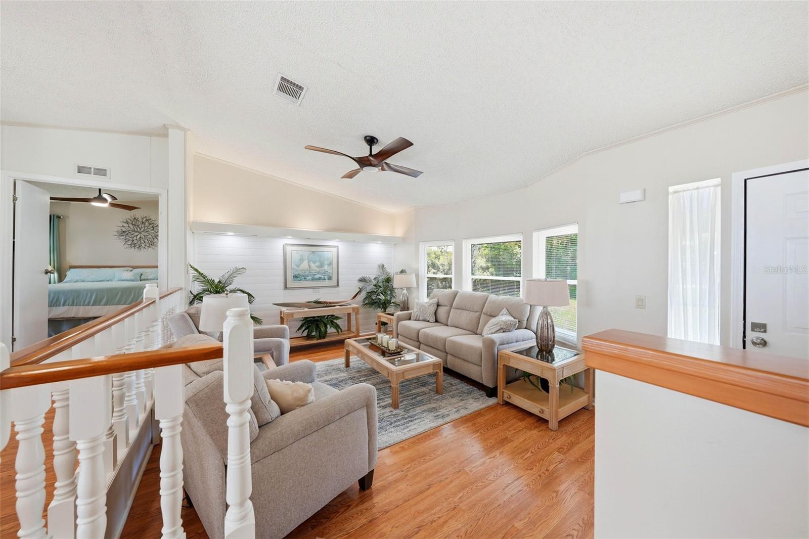 Image 11 of 59 For 119 Lake Shore Circle