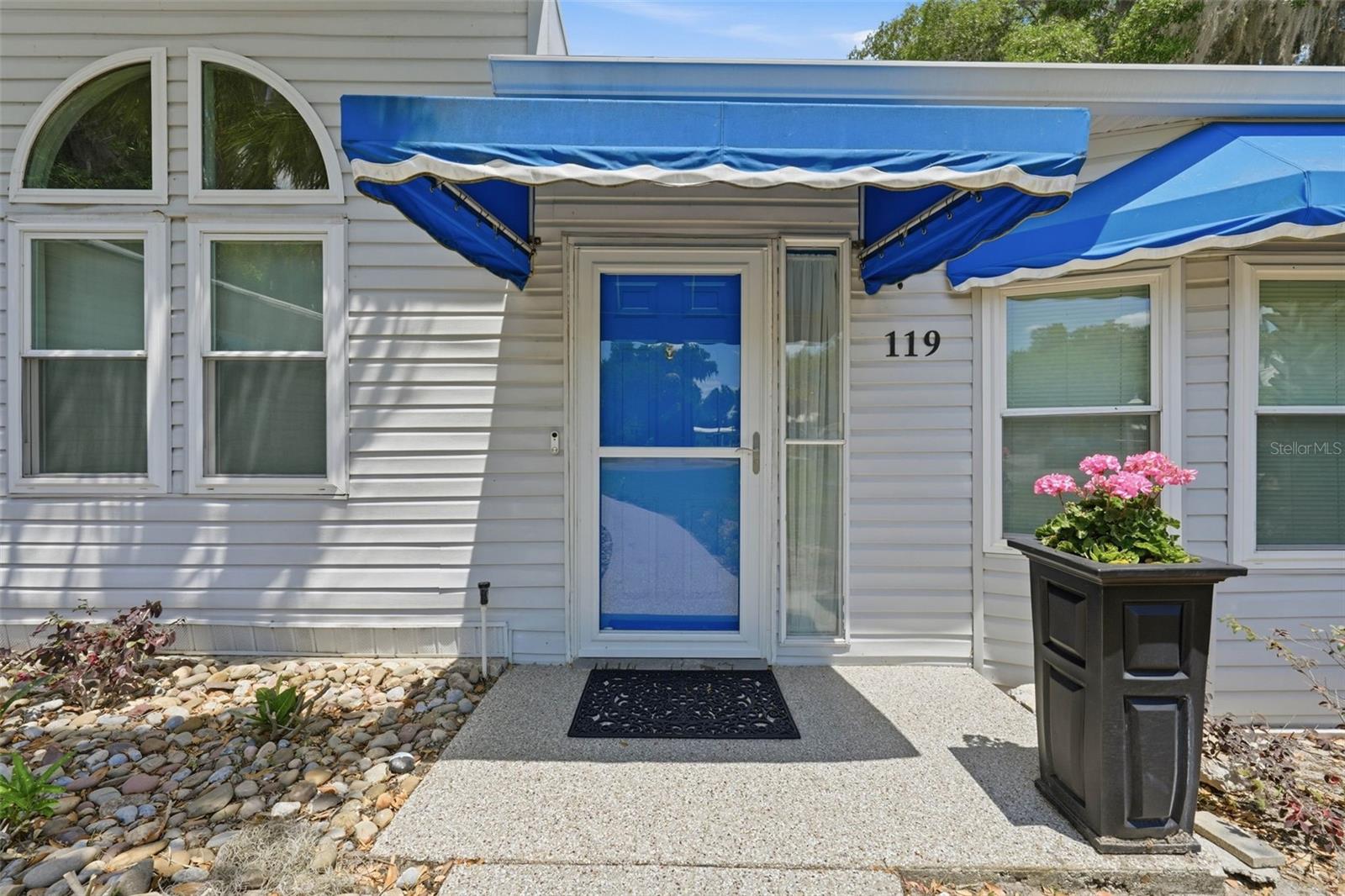 Image 4 of 59 For 119 Lake Shore Circle
