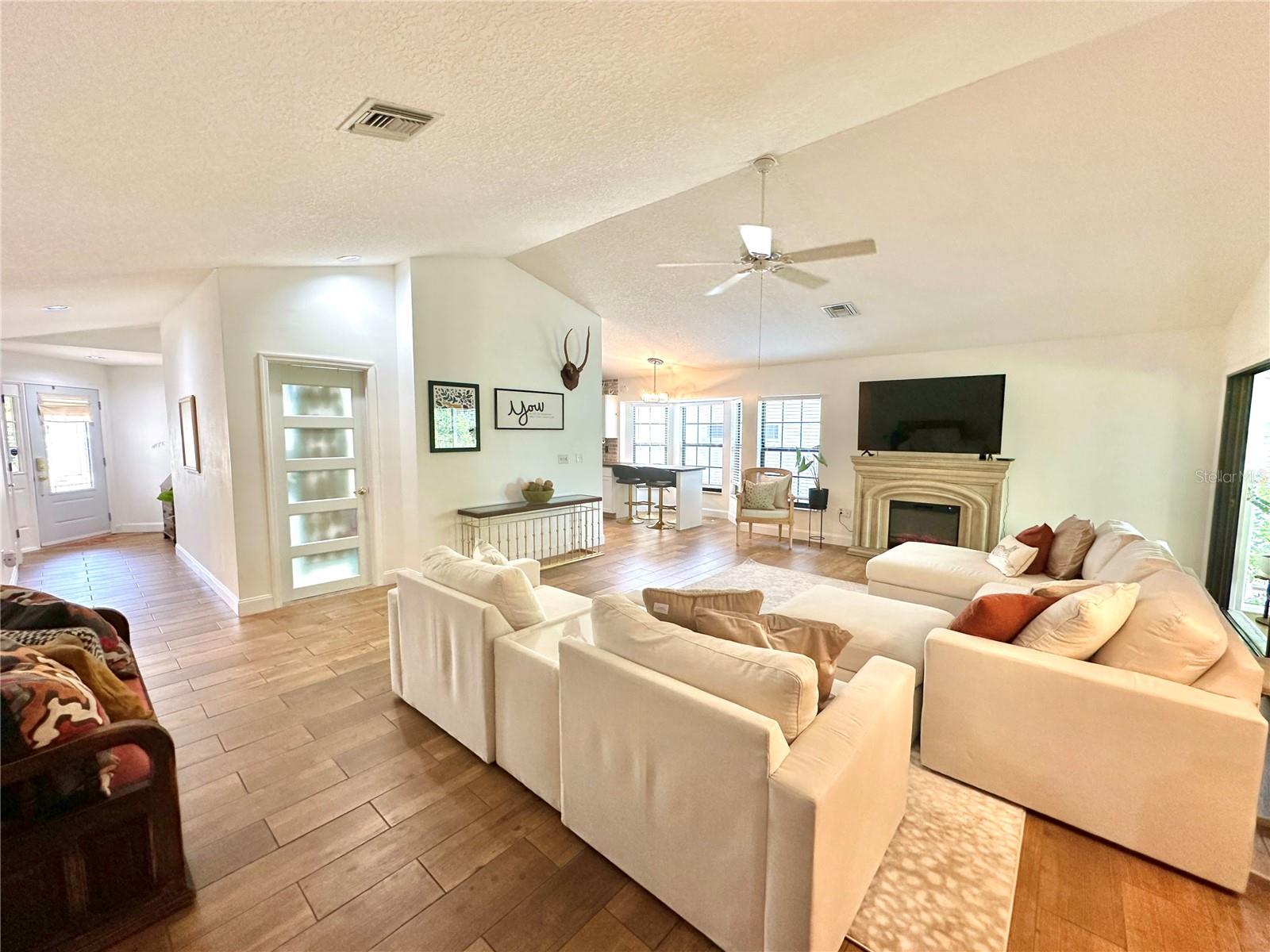 Image 5 of 34 For 631 Sand Lake Court