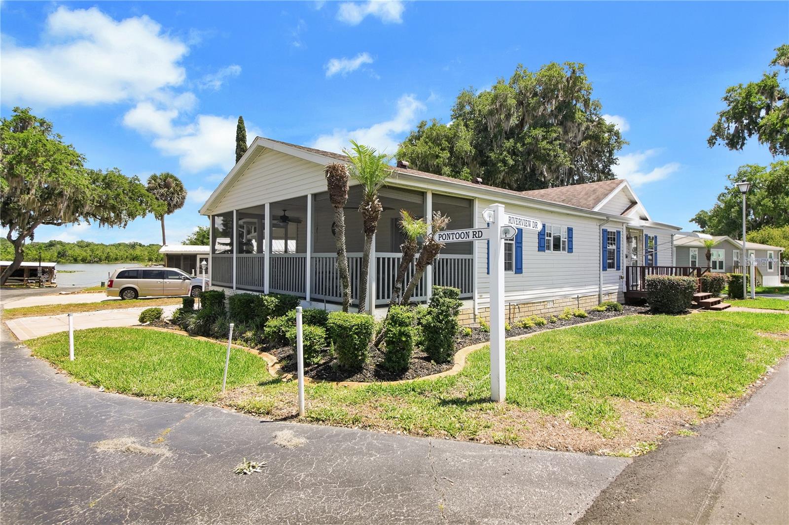 Image 4 of 65 For 15 Riverview Drive