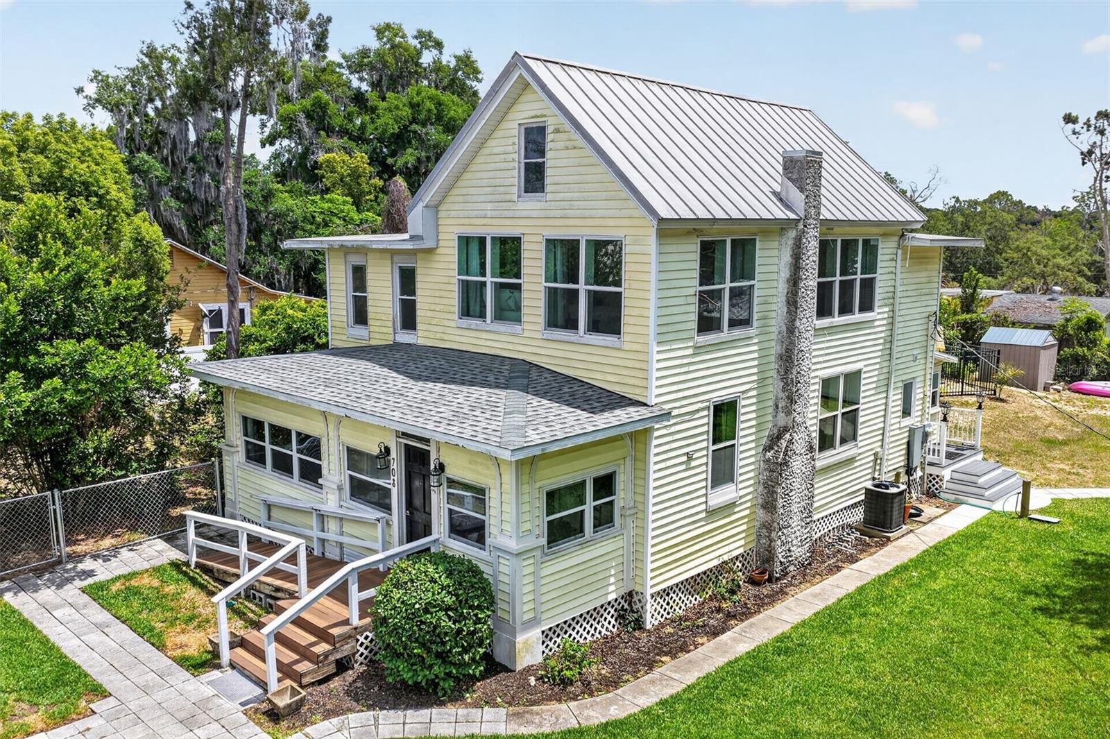 Image 2 of 76 For 708 Lemon Avenue