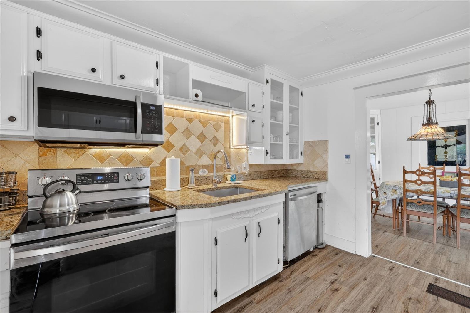 Image 20 of 76 For 708 Lemon Avenue