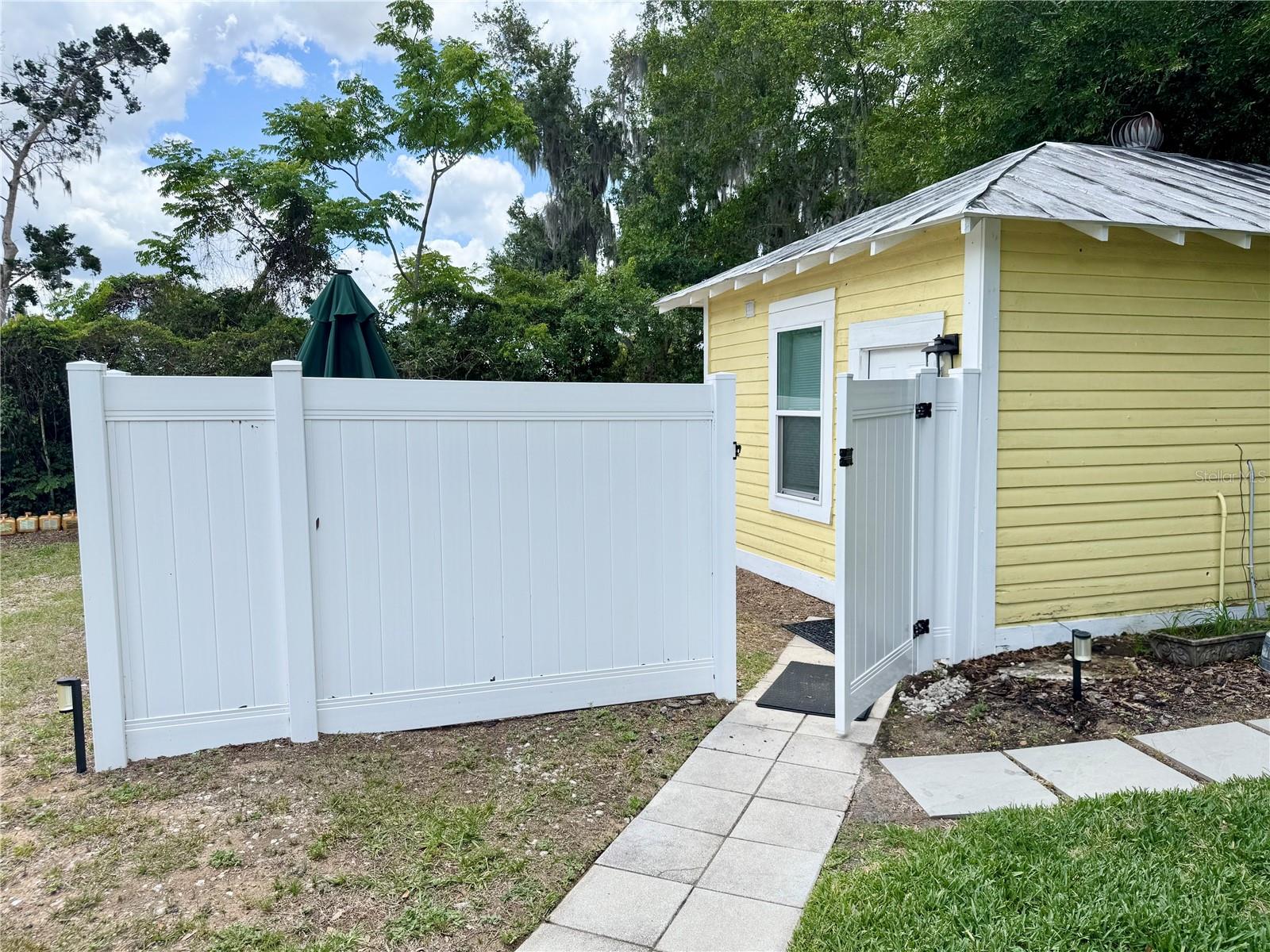 Image 41 of 76 For 708 Lemon Avenue