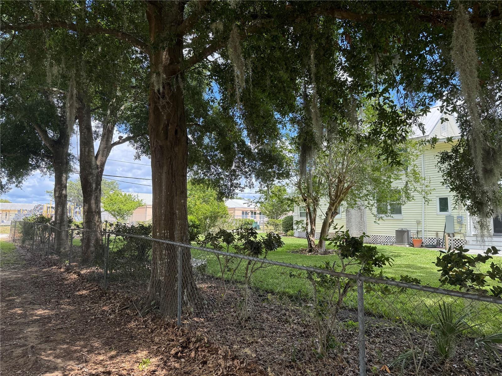 Image 49 of 76 For 708 Lemon Avenue