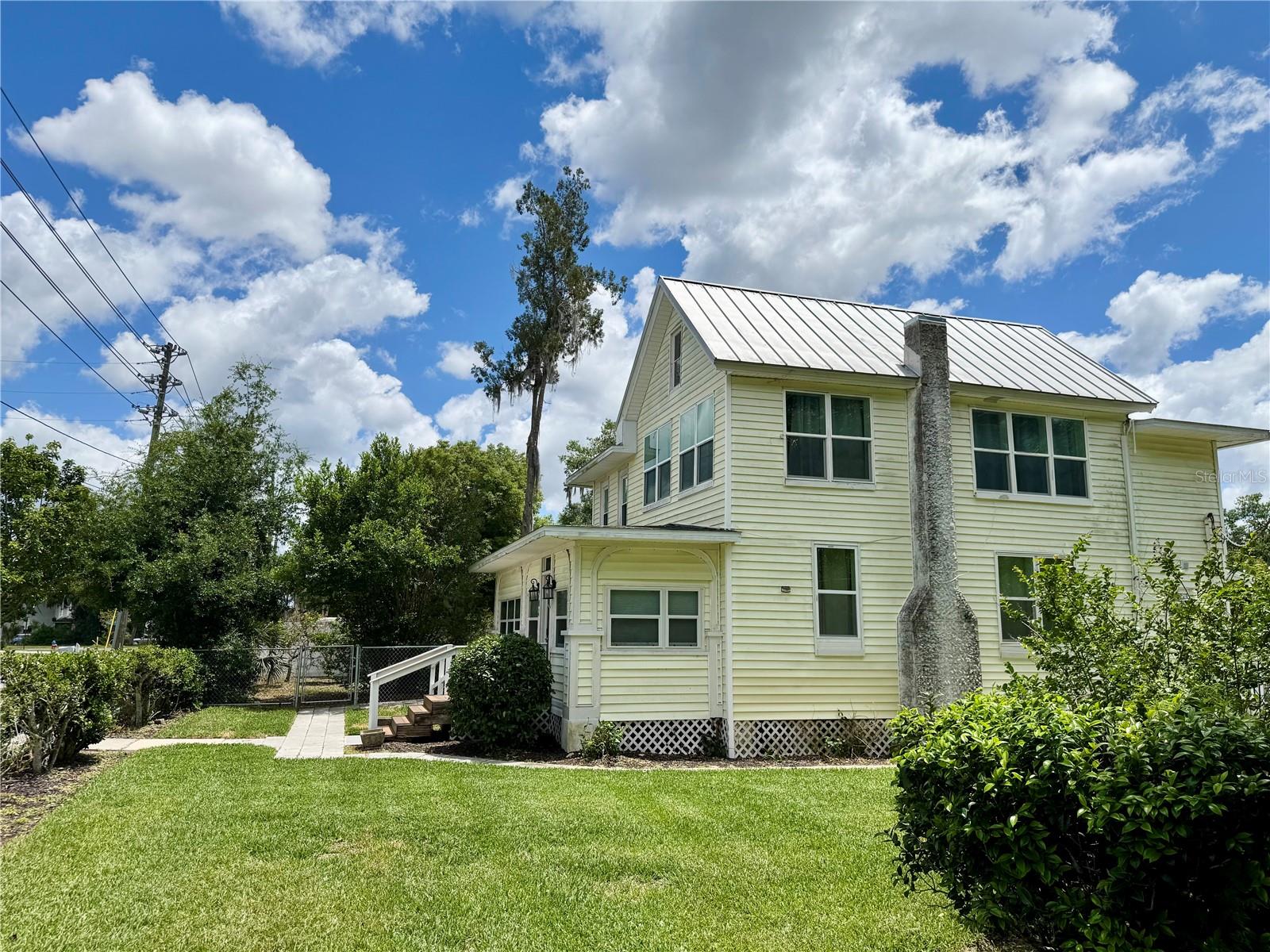 Image 6 of 76 For 708 Lemon Avenue