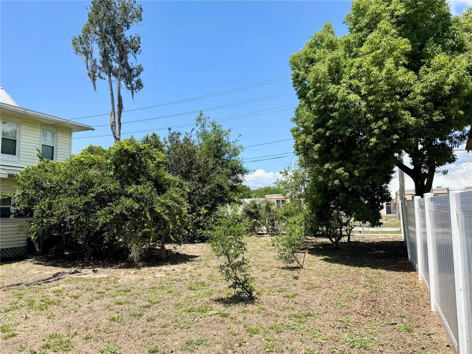 Image 60 of 76 For 708 Lemon Avenue