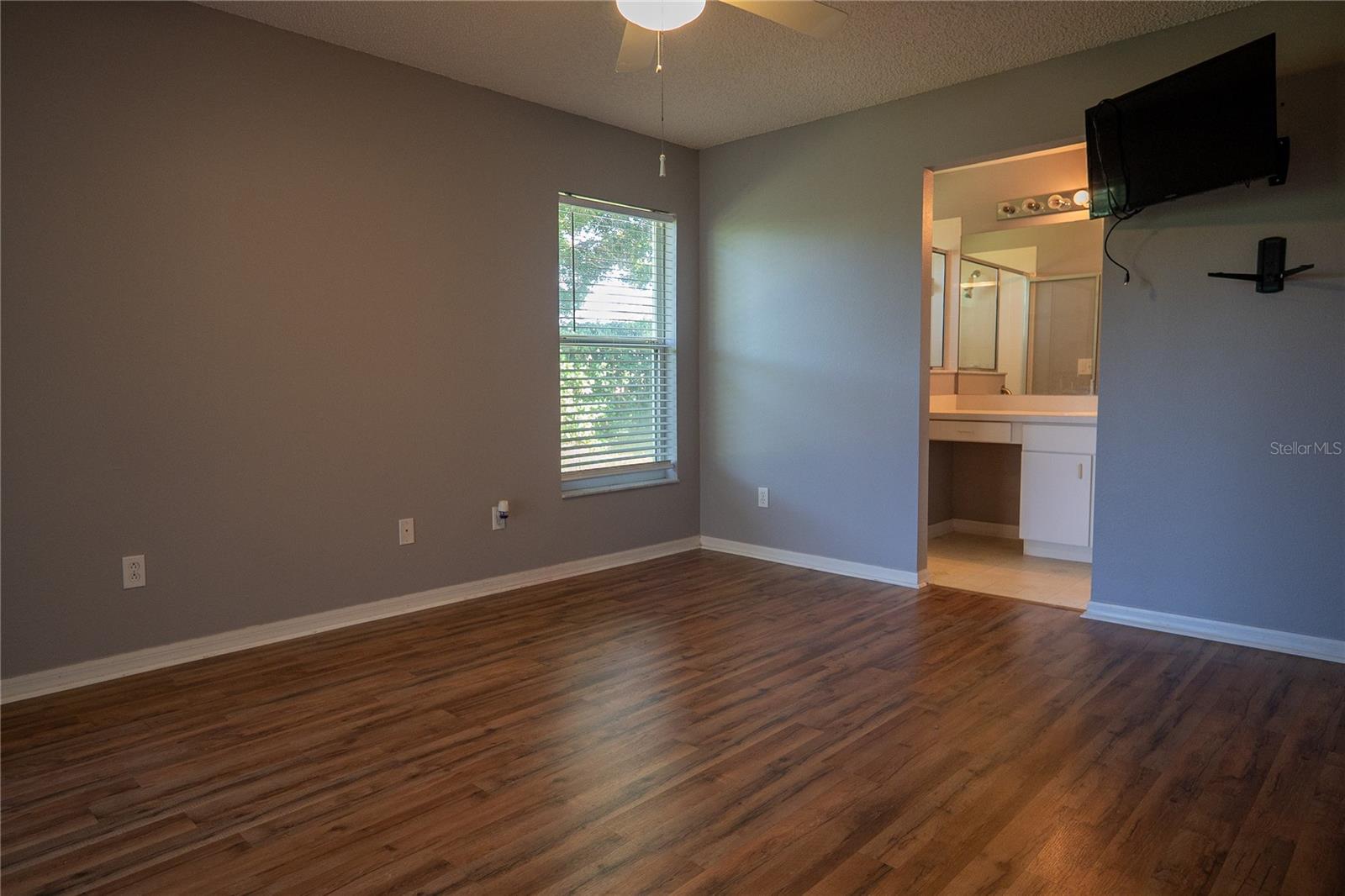 Image 36 of 54 For 3559 Capland Avenue