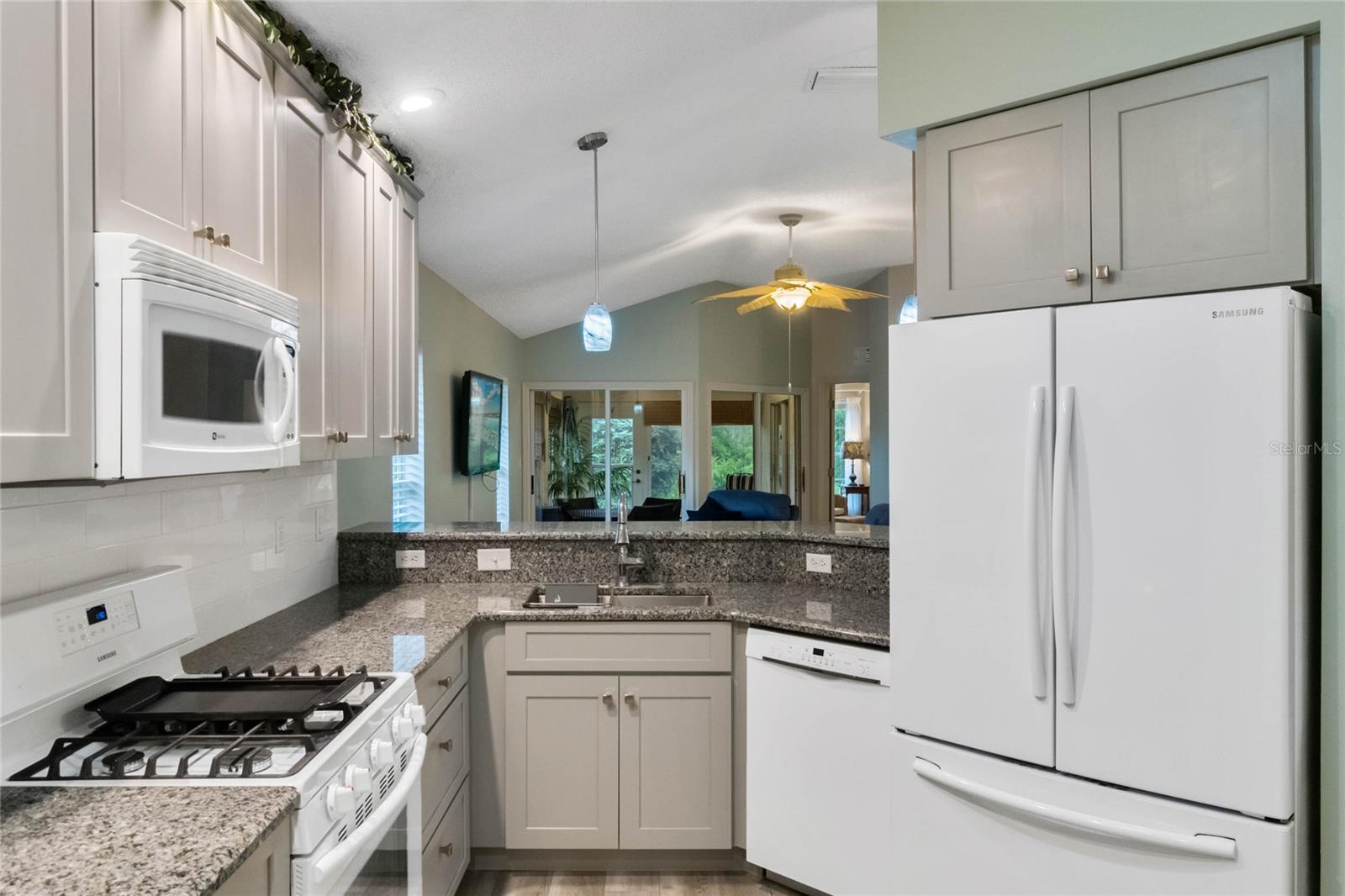 Image 3 of 14 For 21721 King Richards Way