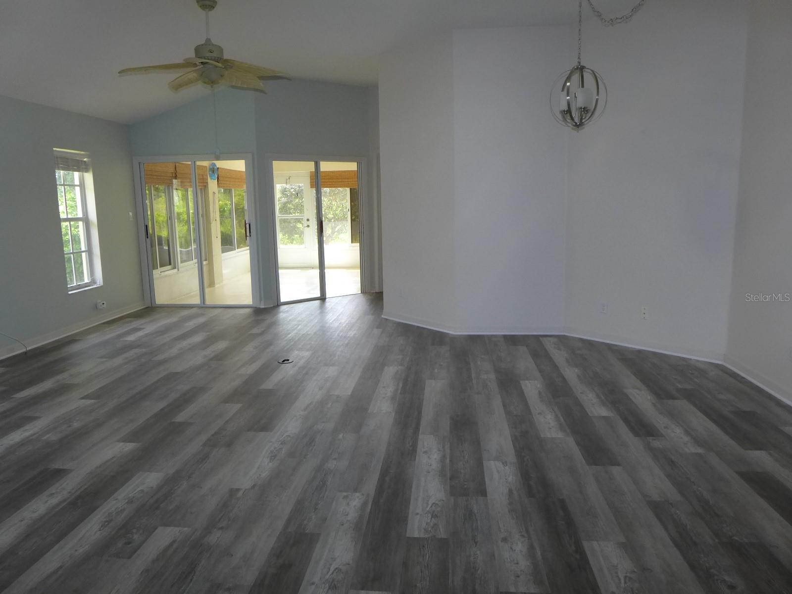 Image 5 of 14 For 21721 King Richards Way