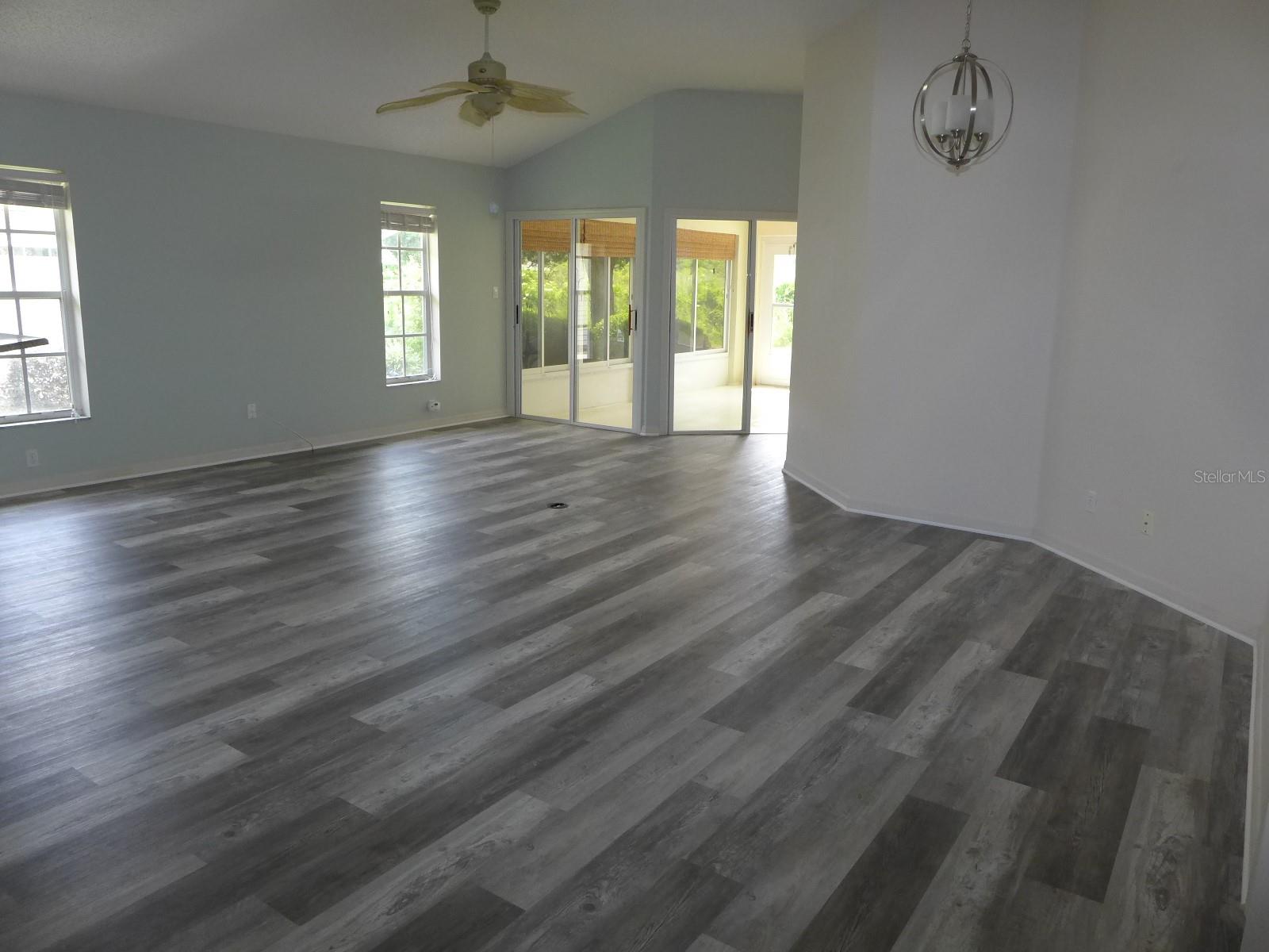 Image 8 of 14 For 21721 King Richards Way