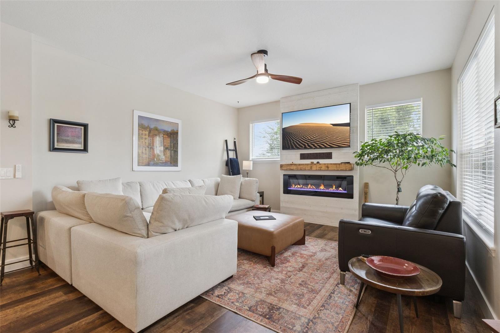 Listing photo id 8 for 2360 Park Forest Boulevard