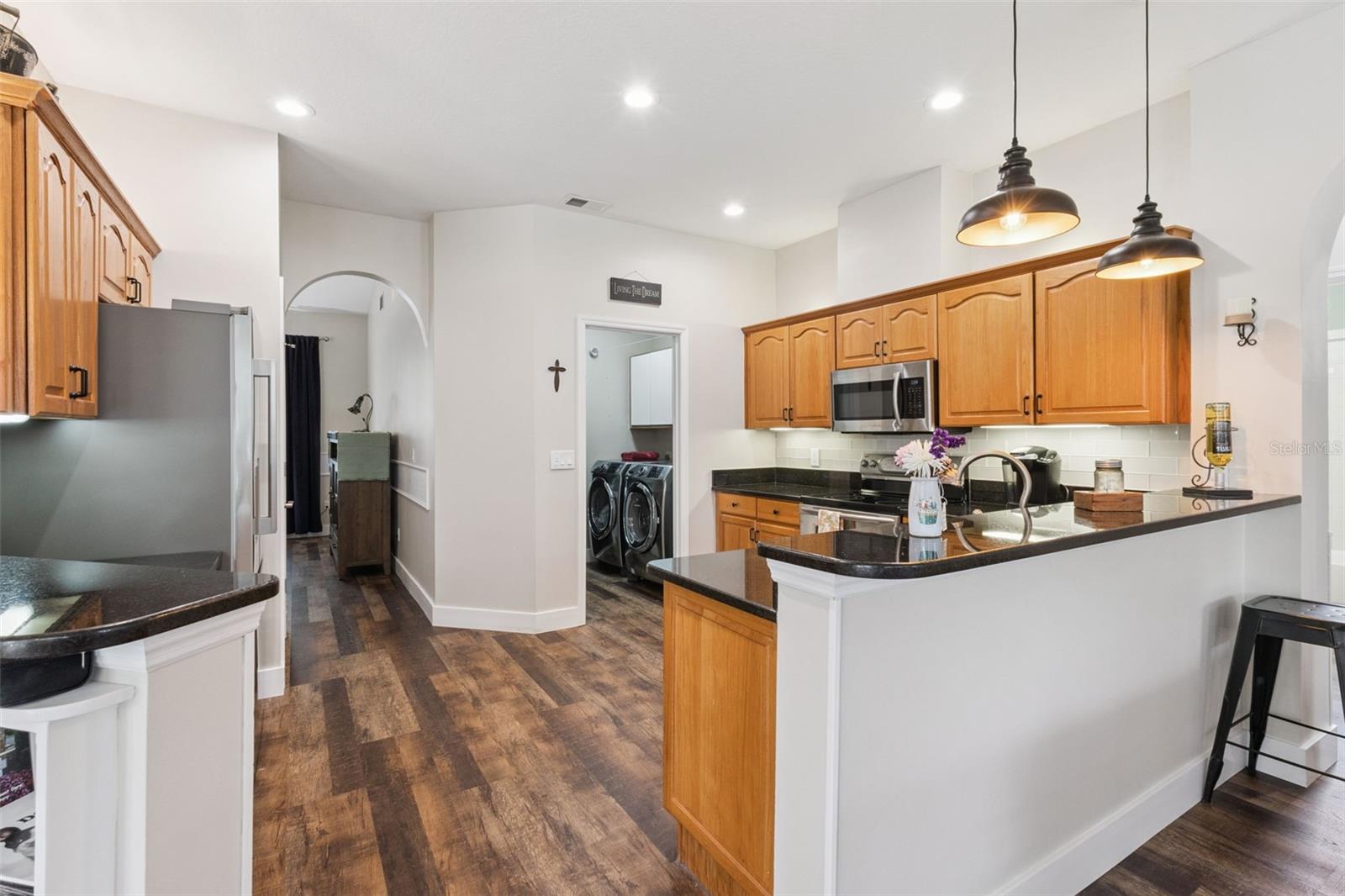 Listing photo id 12 for 2360 Park Forest Boulevard