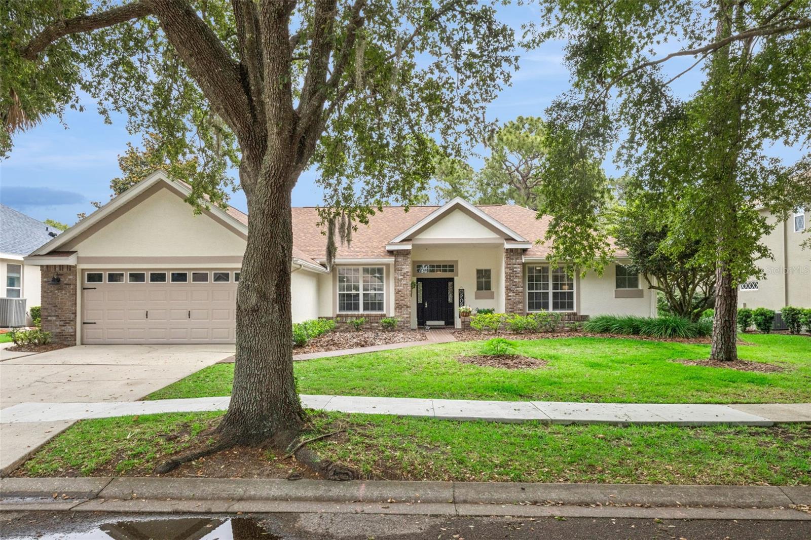 Listing photo id 0 for 2360 Park Forest Boulevard