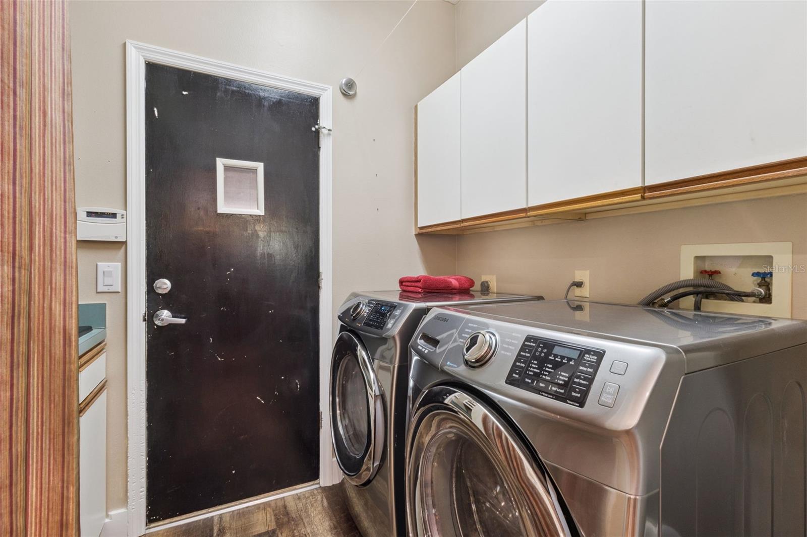 Listing photo id 27 for 2360 Park Forest Boulevard