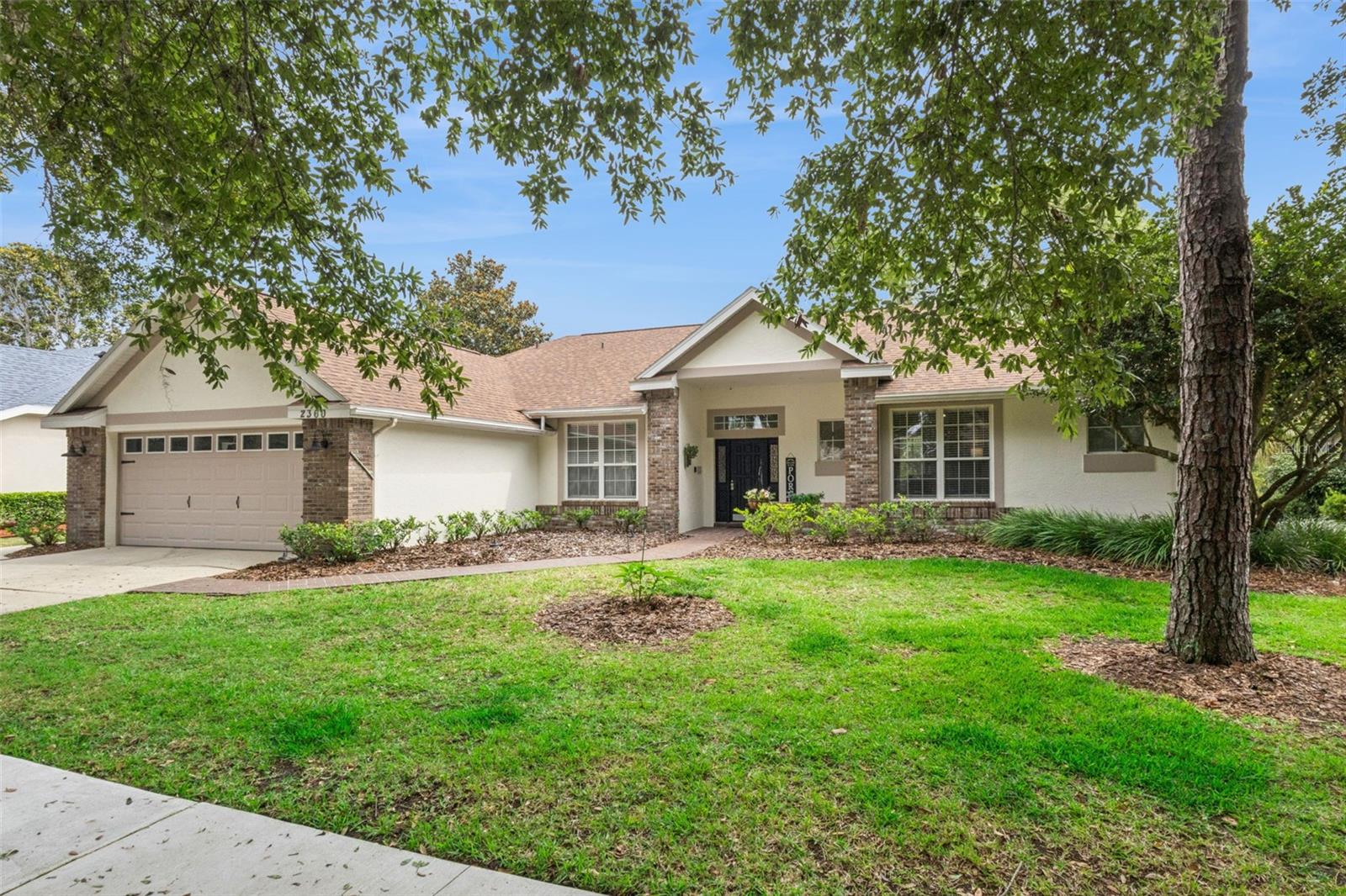Listing photo id 1 for 2360 Park Forest Boulevard