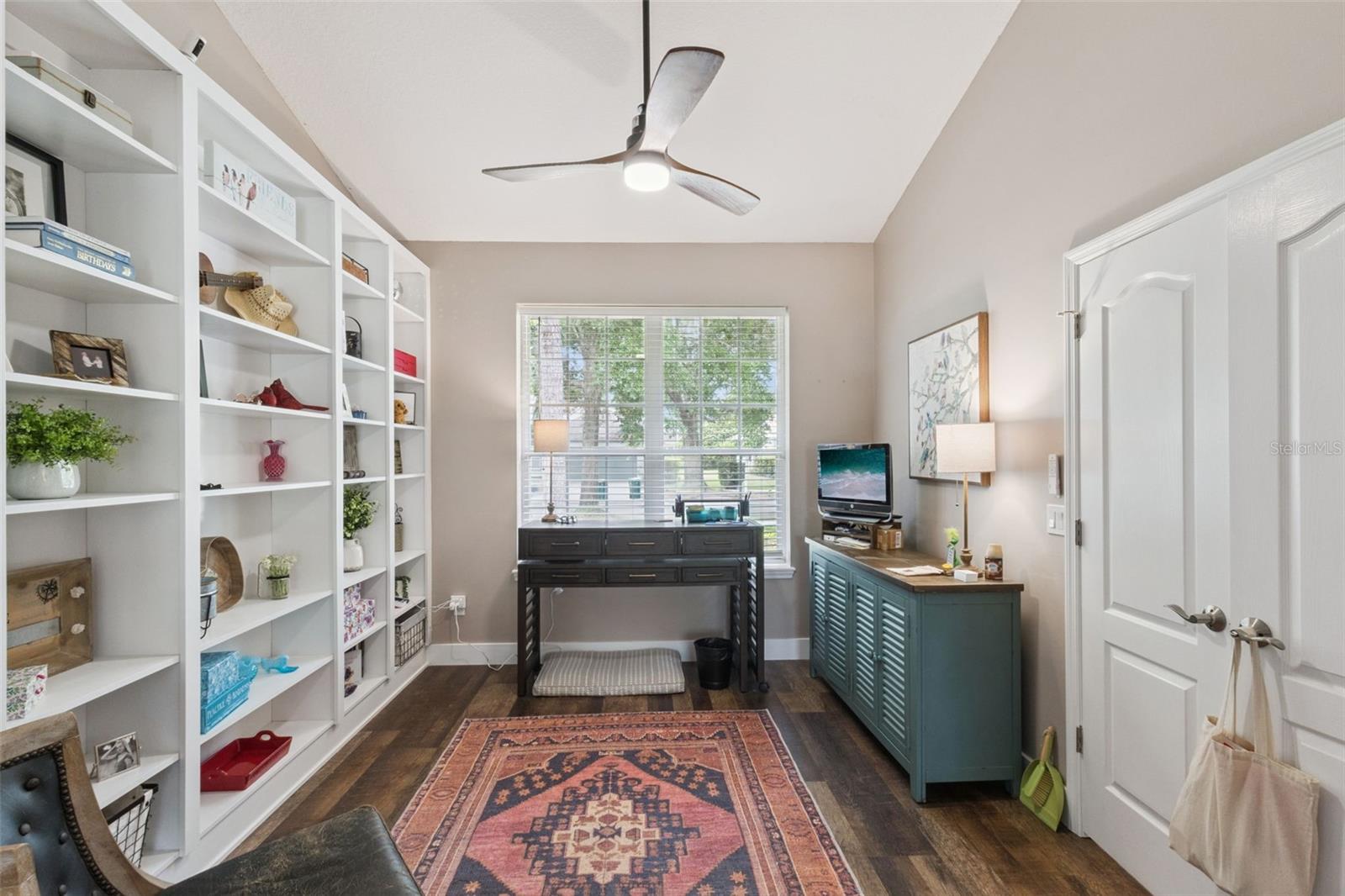 Listing photo id 28 for 2360 Park Forest Boulevard