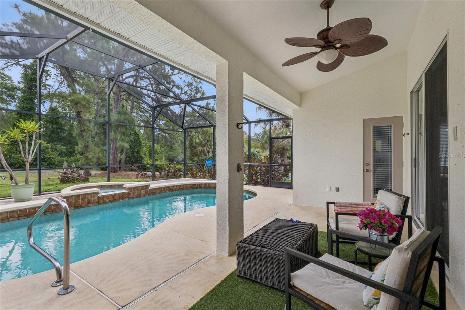 Listing photo id 30 for 2360 Park Forest Boulevard