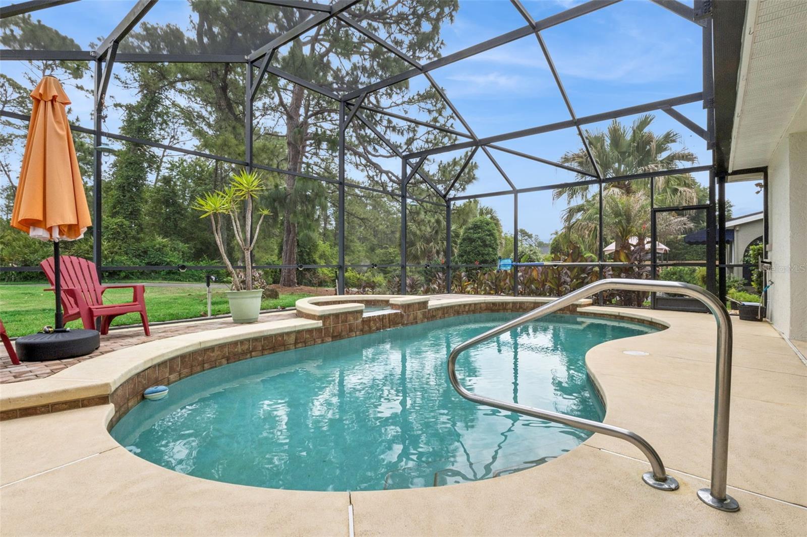 Listing photo id 33 for 2360 Park Forest Boulevard