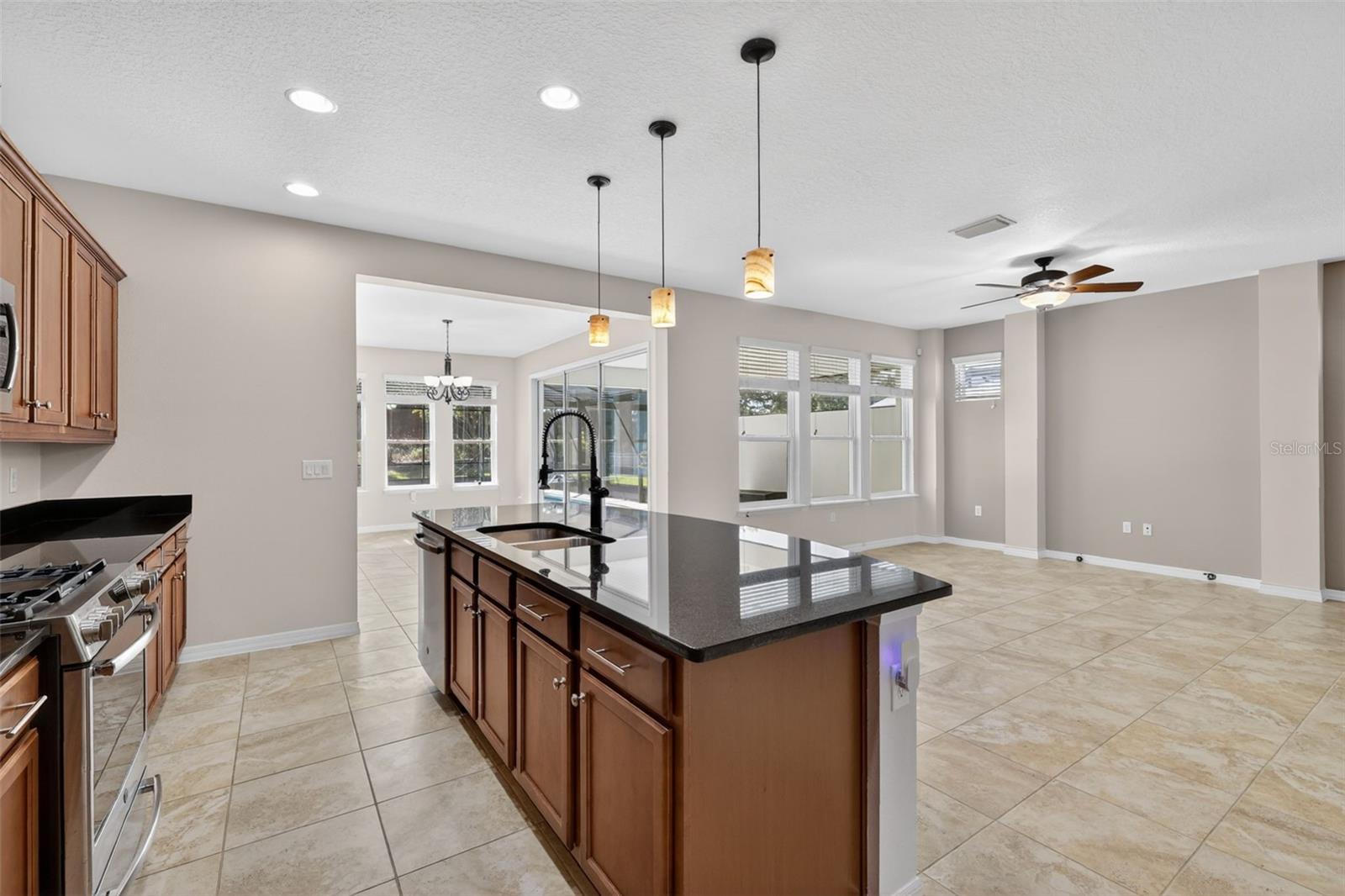 Image 18 of 42 For 769 Alcove Dr
