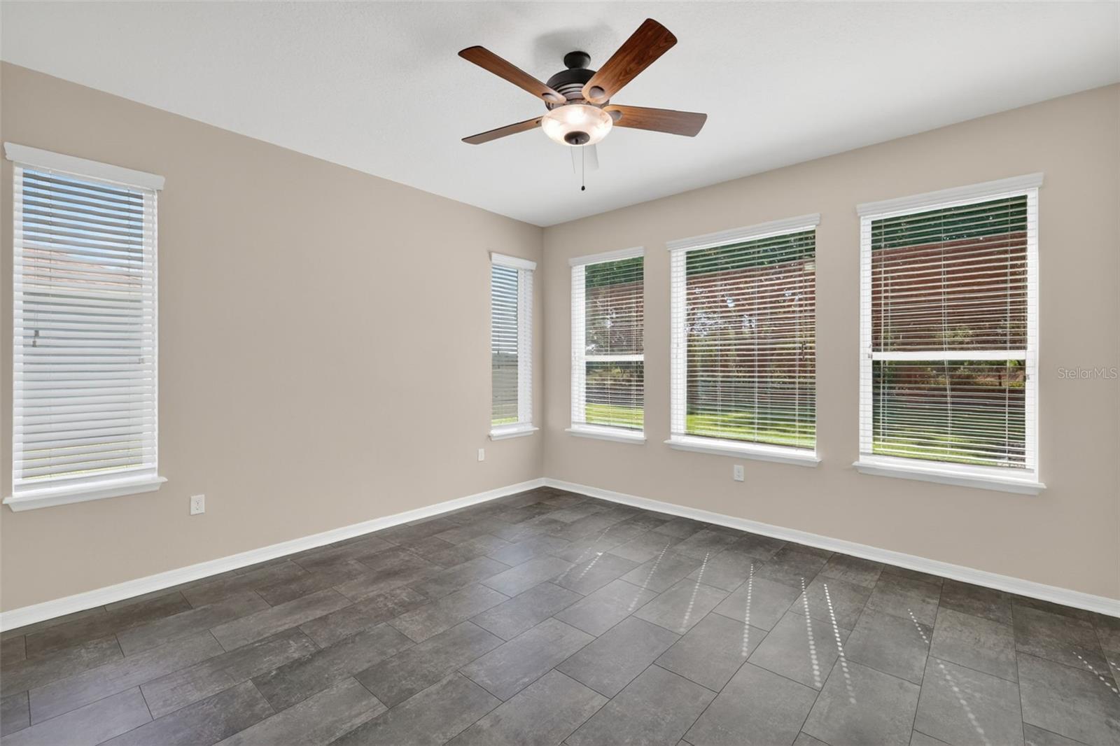 Image 19 of 42 For 769 Alcove Dr
