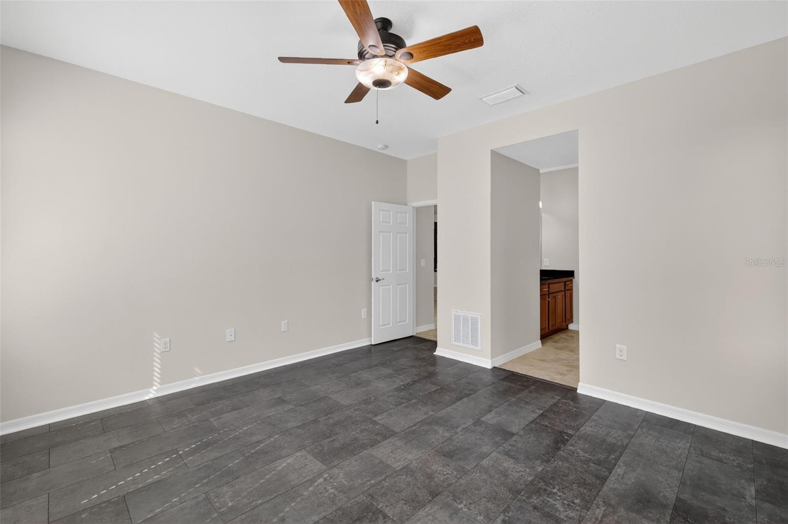 Image 20 of 42 For 769 Alcove Dr