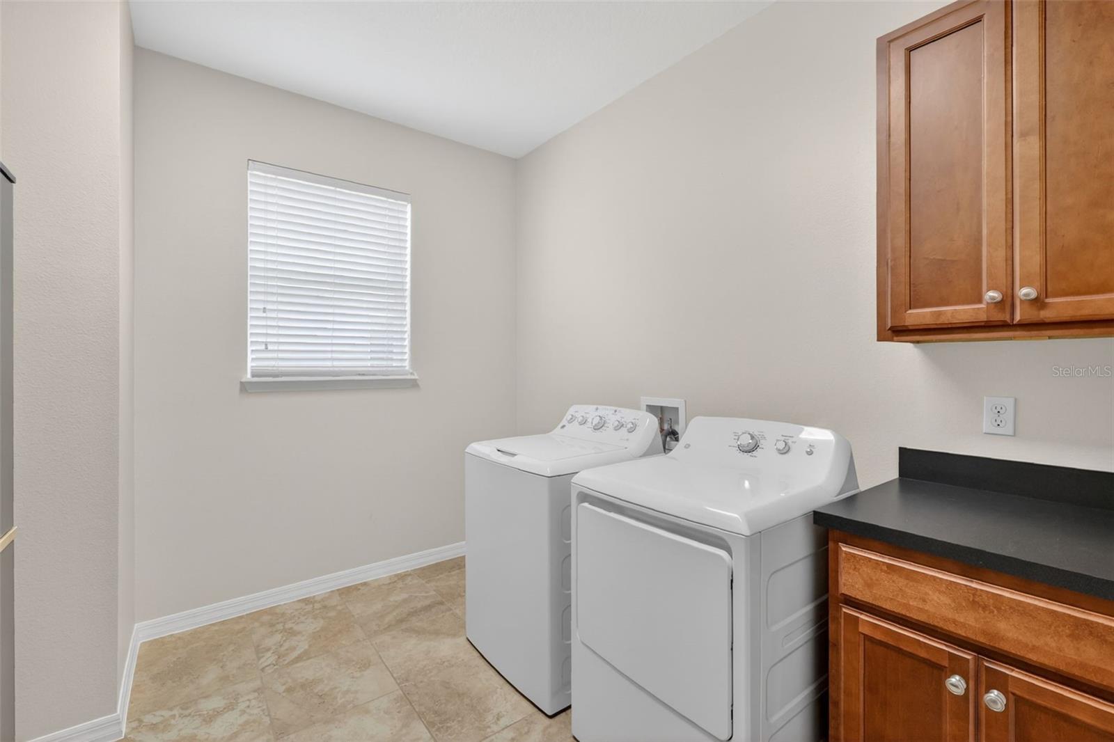 Image 28 of 42 For 769 Alcove Dr