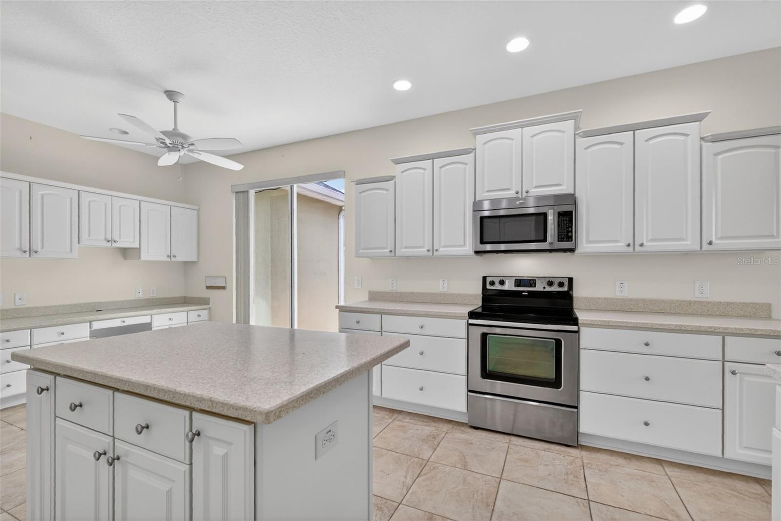 Image 10 of 64 For 2970 Fisher Avenue